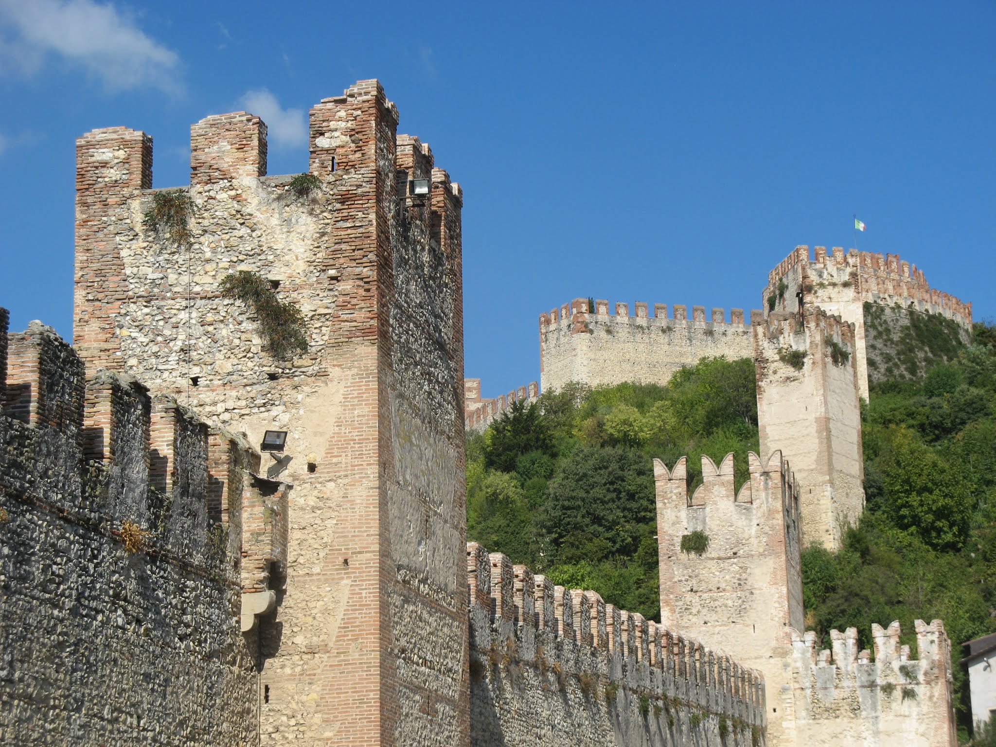 Città Murata e Vino. Soave (Verona,Italia)