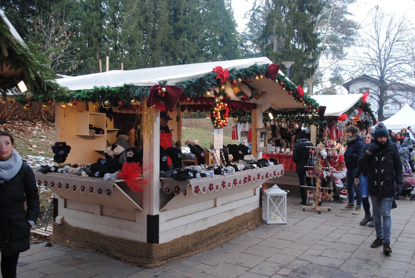 Mercatino de Natale en Levico Terme (Trentino, Italia)