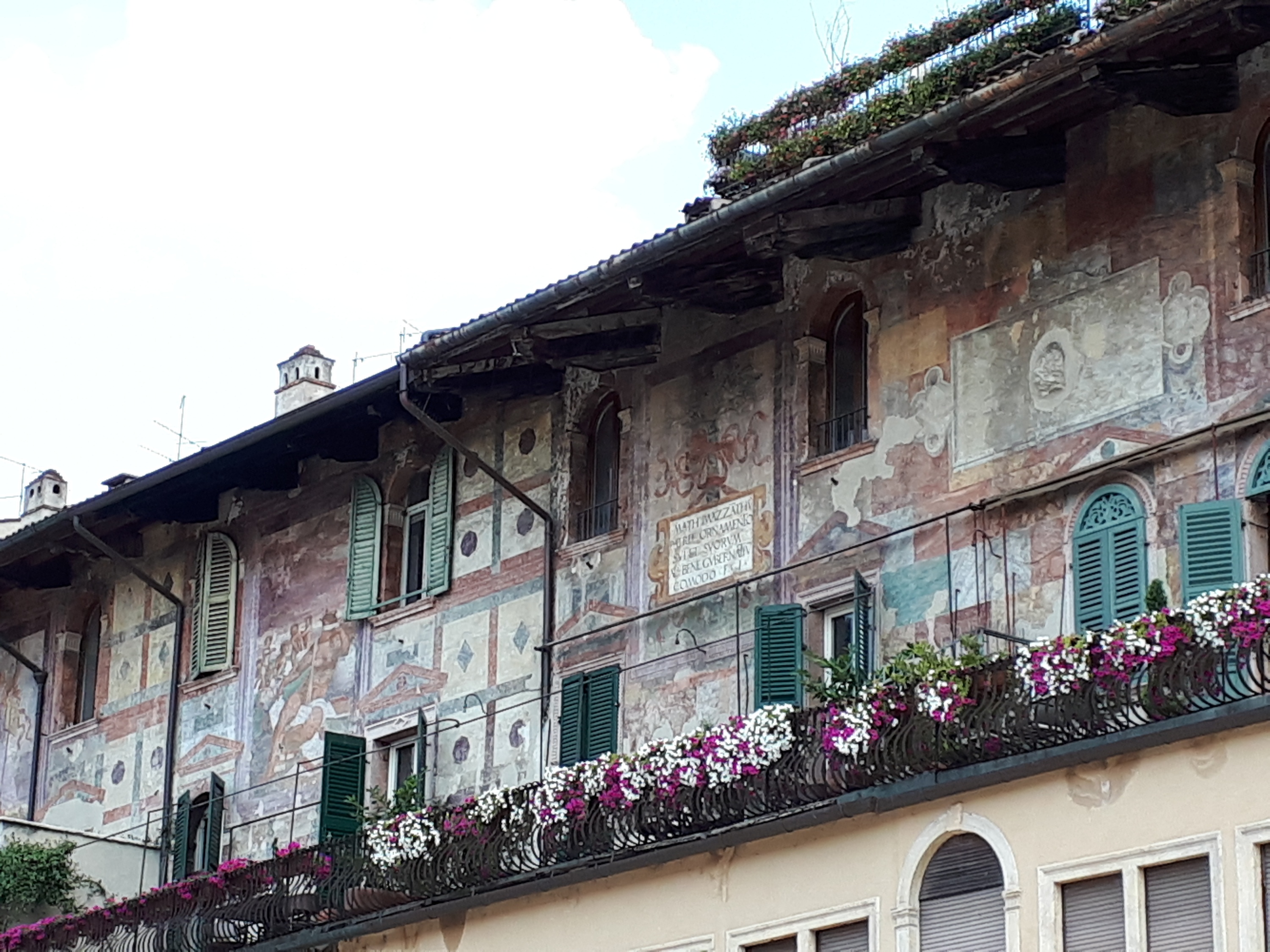 Las Casas Mazzanti, Piazza delle Erbe, Verona, Italia.