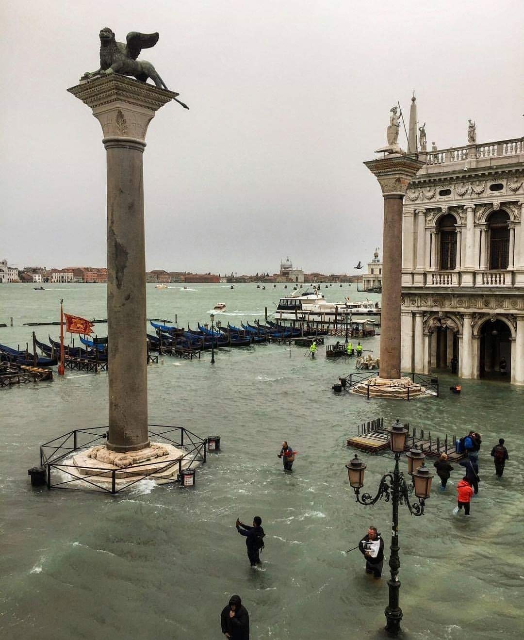 Agua alta record en Venezia.