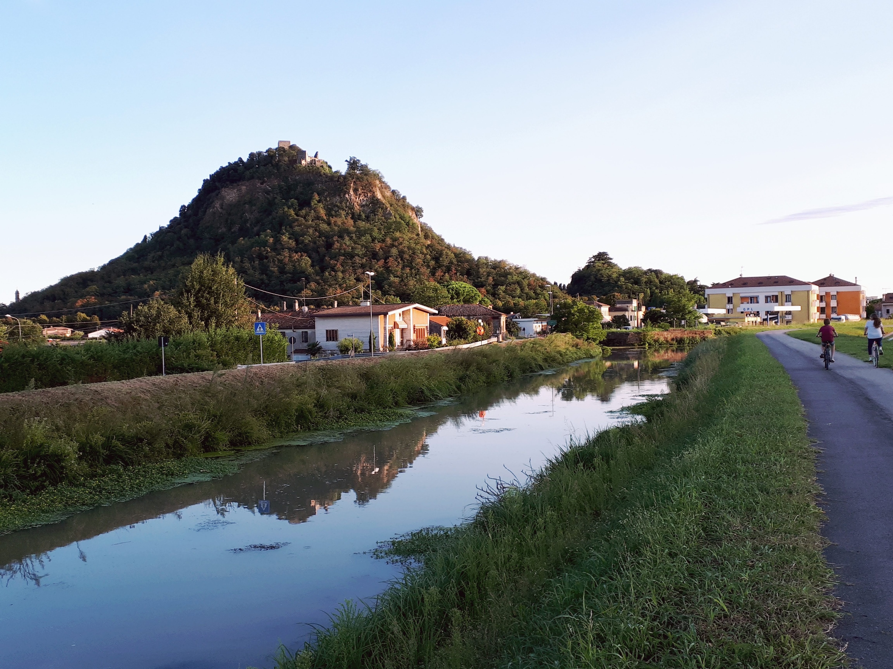 El canal Bisatto. Un Poco de Historia. Veneto, Italia.