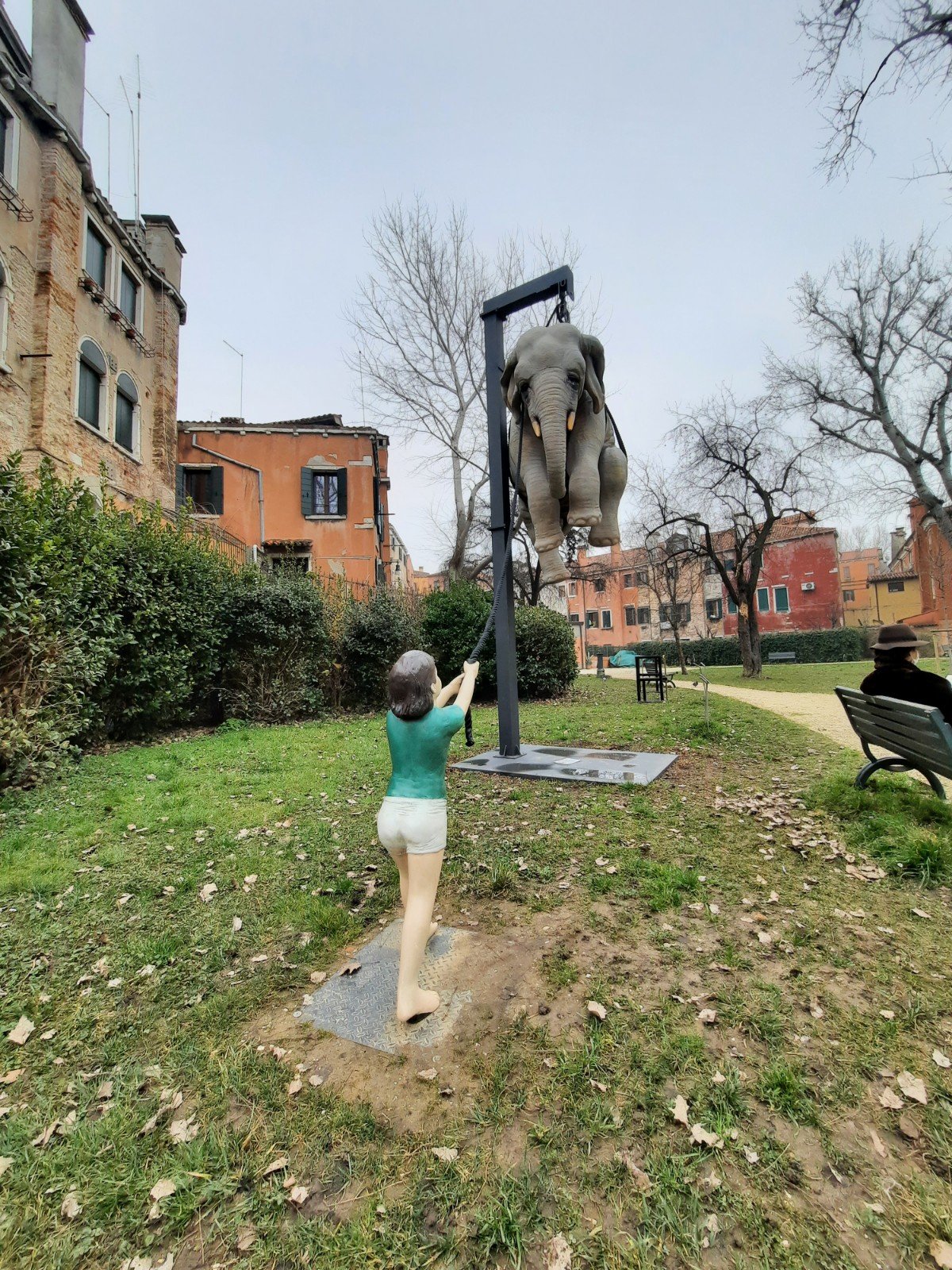 Marta y el Elefante. Giardino della Marinaressa. Venezia.