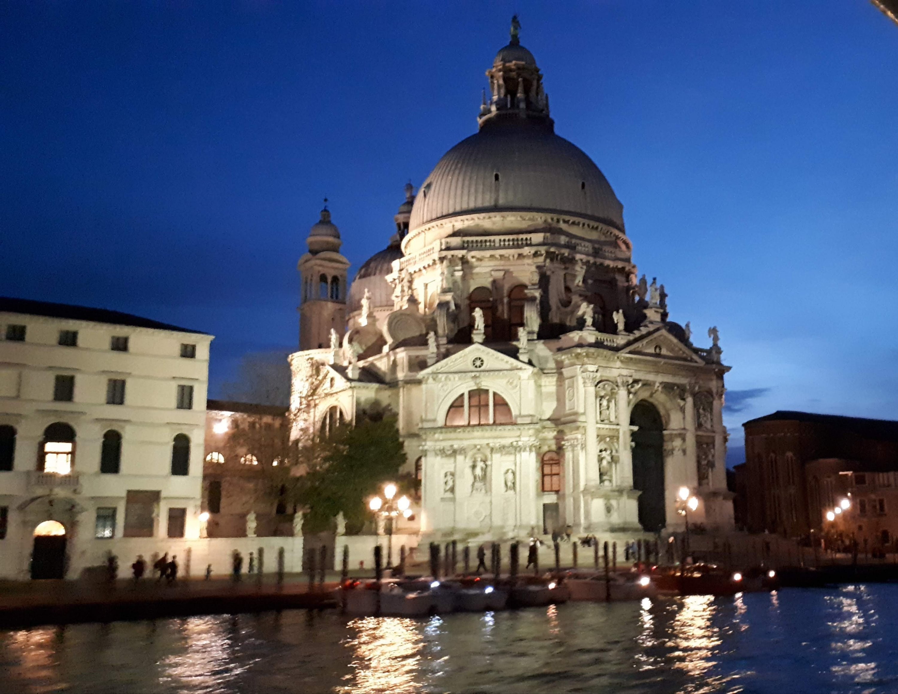 La Peste y la Basílica de Santa María della Salute. Venecia, Italia.
