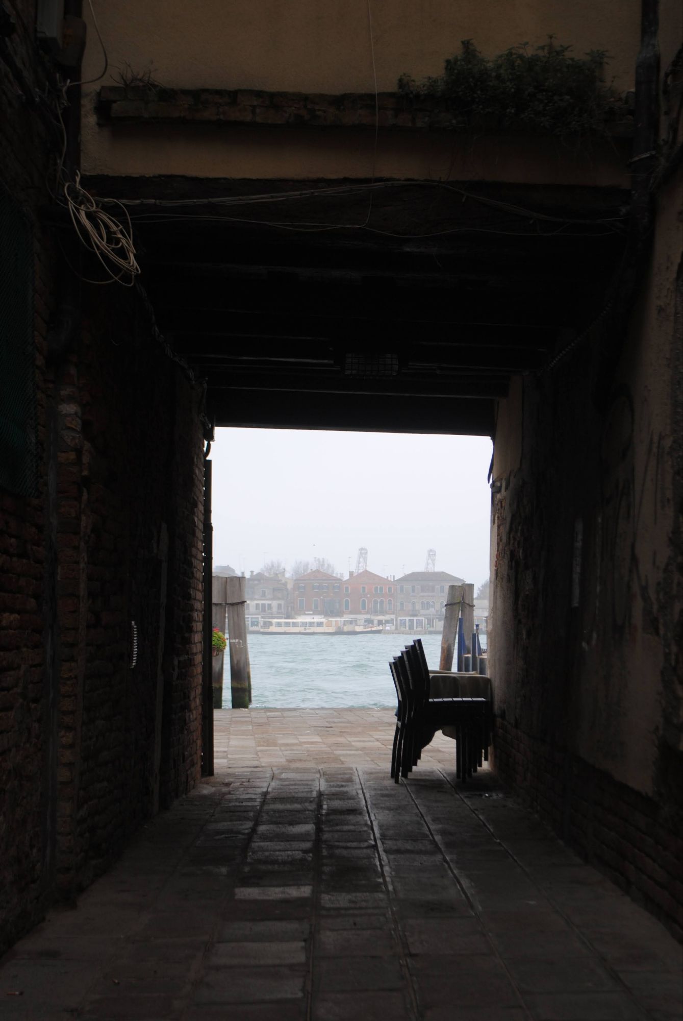 Sotoportego dei Bisati. Campo Santa Agnese, Venezia.