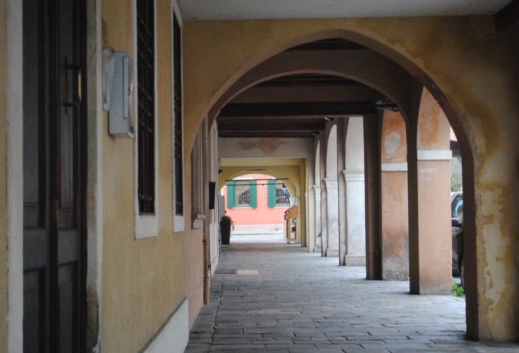 Detalles de Montagnana, Portales.