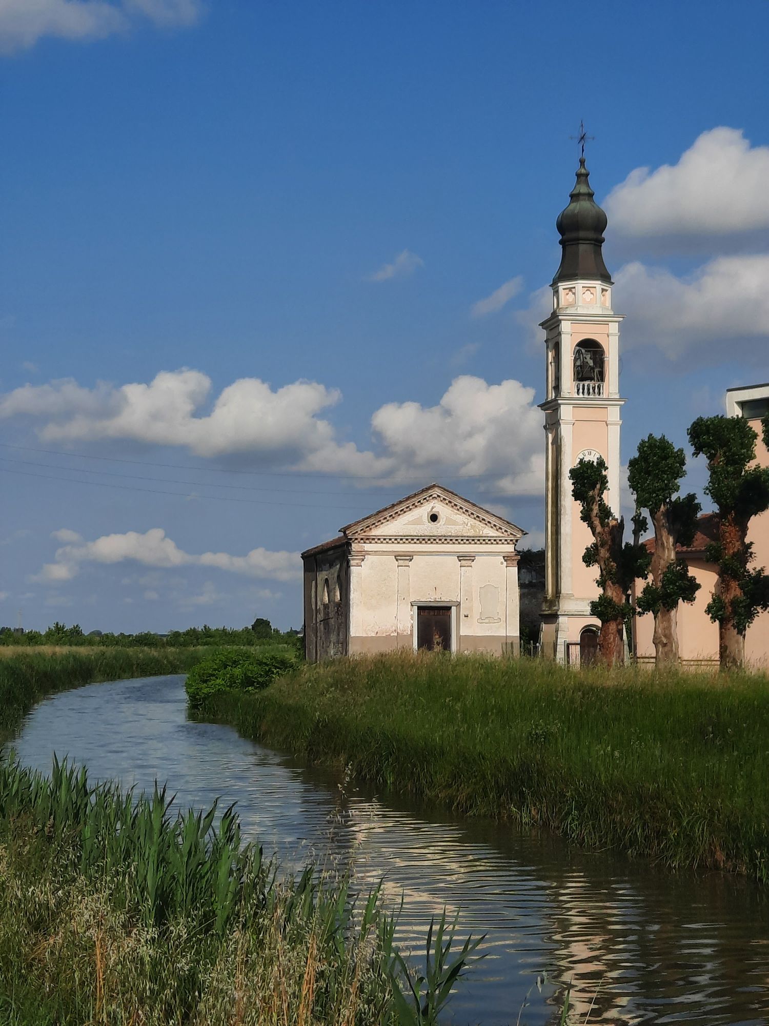 La Chiesa di Santa Maria Assunta in Fossaragna. Padova.