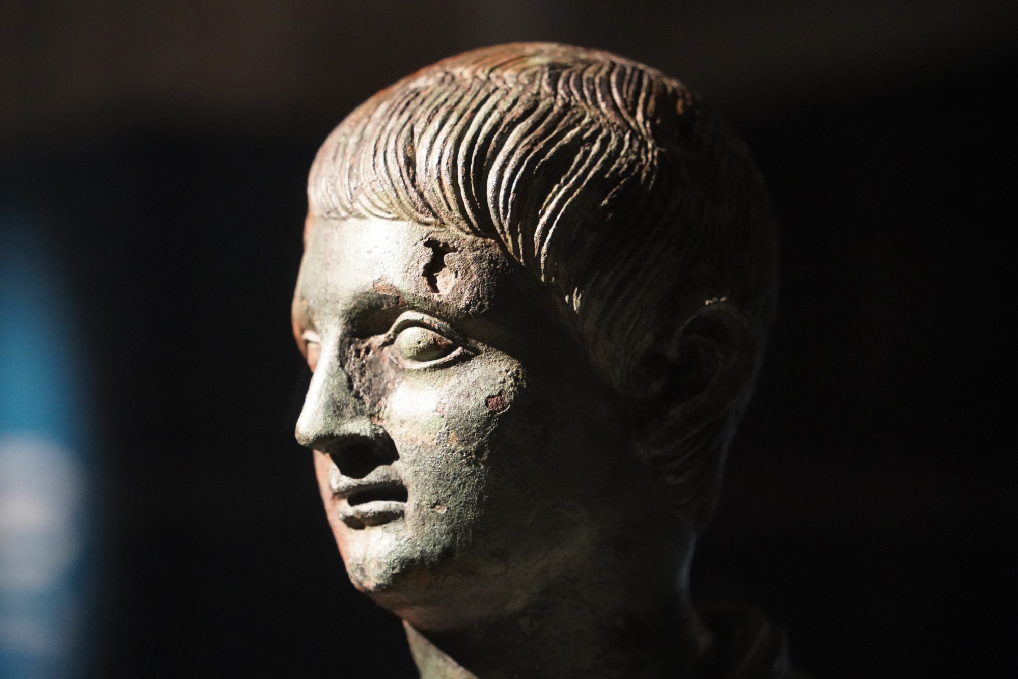 I bronzi di San Casciano, el joven con la toga.