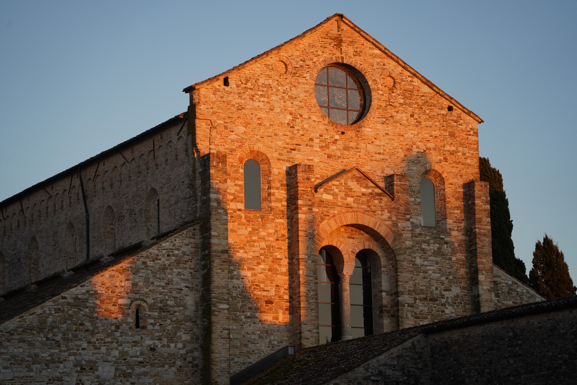 Las distintas fases de construcción de la Basílica de Aquileia. Friuli.