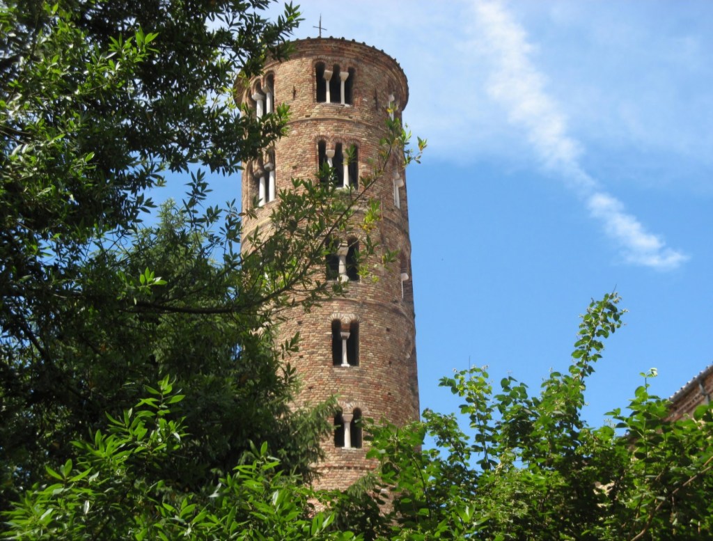Il campanile di Sant’Apollinare Nuovo. Ravenna.