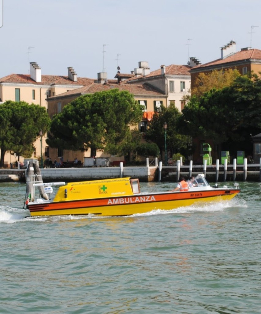 Ambulancia acuática del SUEM 118 en Venezia