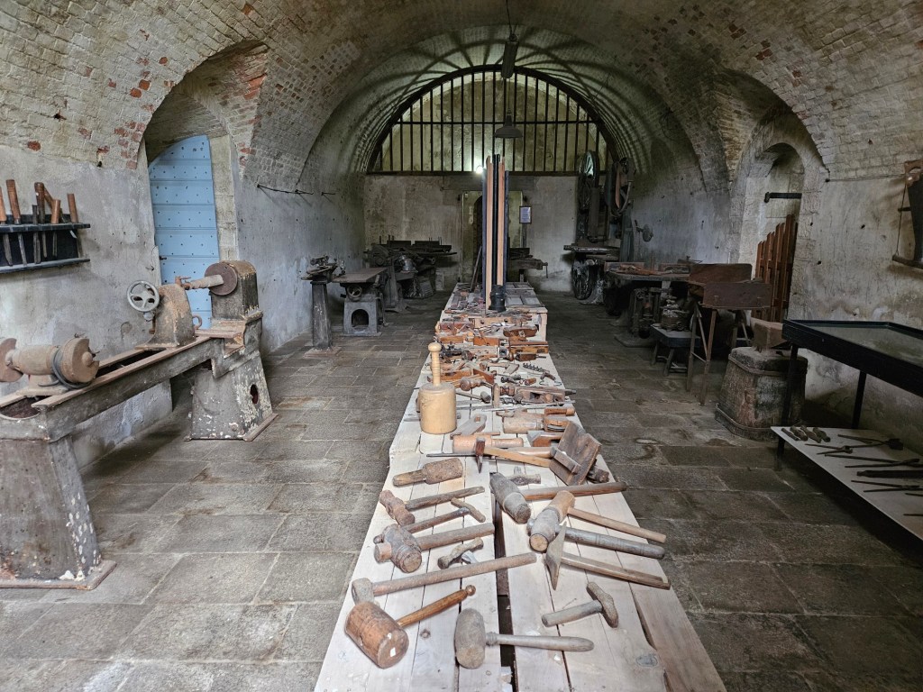 Una puerta que no debí abrir! el Forte Gazzera de&nbsp;Mestre.