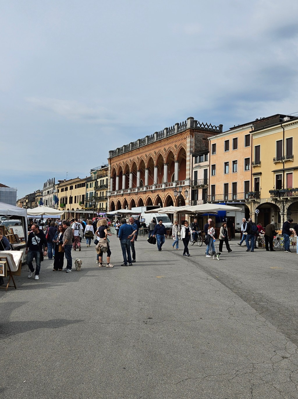 Al Mercatino del Prato della valle.&nbsp;Padova.
