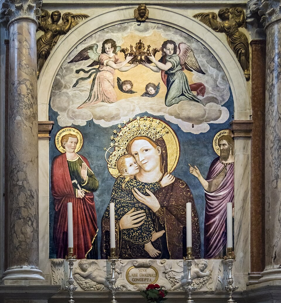 La Madonna del Pilastro, siempre me da el bienvenido a la Basílica de San Antonio de Padova.