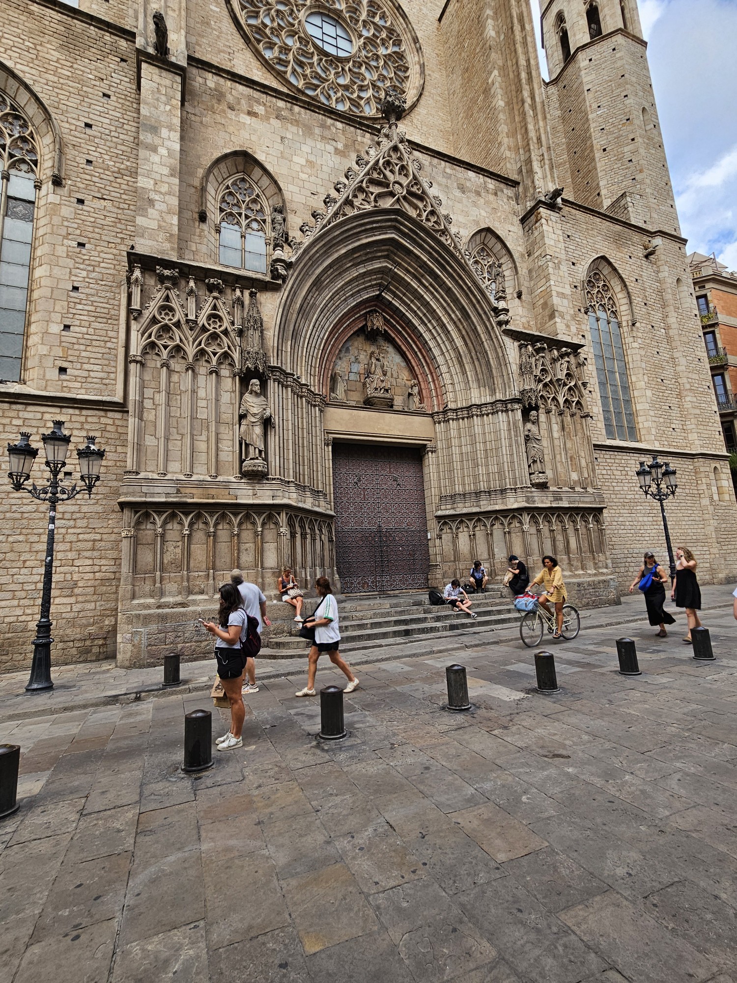 Santa Maria del Mar: la basílica que construyó el pueblo de Barcelona